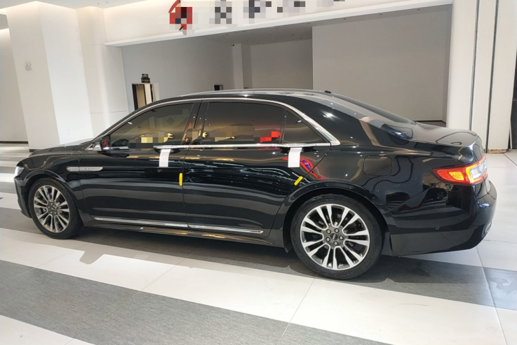 林肯大陆 2017款 3.0T 四驱尊耀版车身外观4