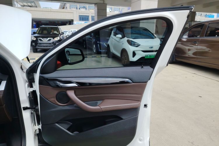 宝马X2 2020款 sDrive25i 领先型M越野套装中控内饰42