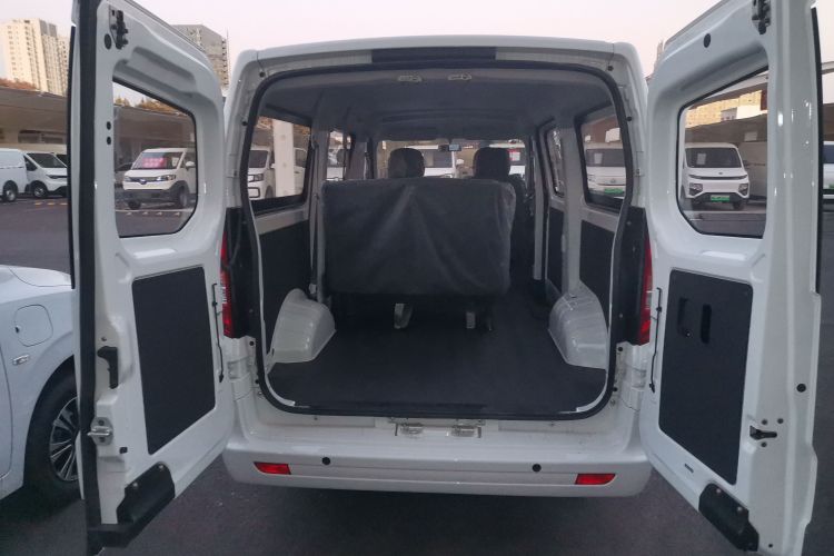 长安凯程 长安睿行EM80 2025款 客运版 舒适型 6座 300km 对开门机舱底盘23