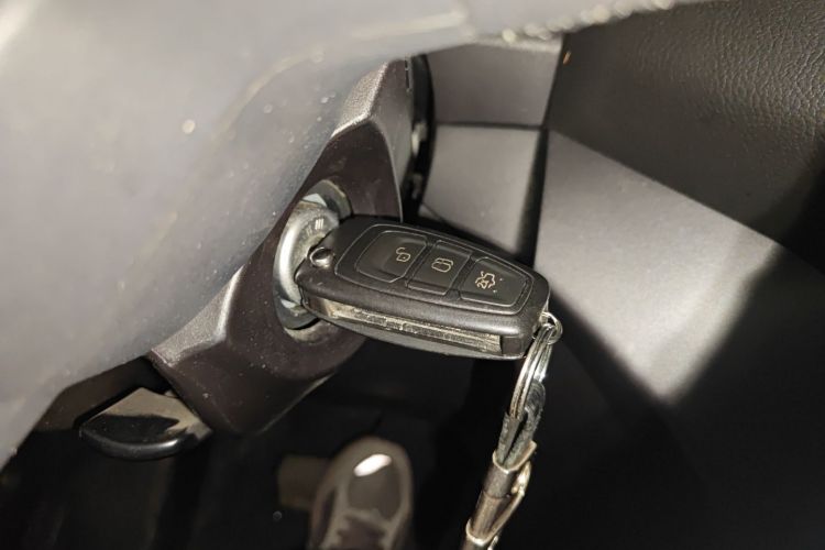 福特 翼虎 2018款 改款 EcoBoost 180 两驱铂翼型中控内饰11