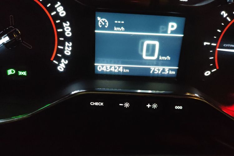 雪铁龙C6 2021款 400THP 舒适版中控内饰15