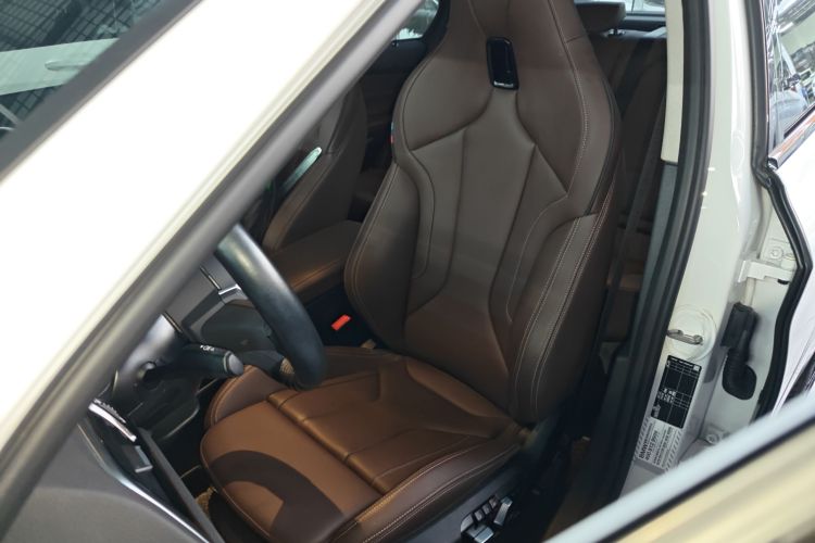 宝马1系 2023款 125i M运动曜夜版局部细节19