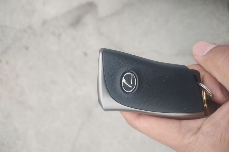 雷克萨斯ES 2025款 200 臻享版中控内饰7001