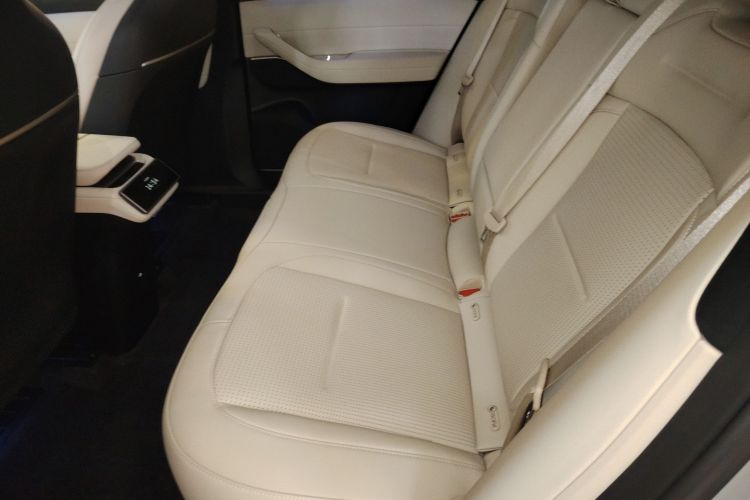 蔚来ES6 2024款 75kWh中控内饰7004