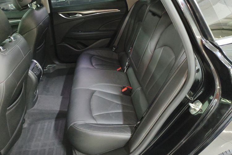 别克 君越 2018款 20T 精英型中控内饰21