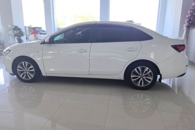 别克 英朗 2019款 18T 自动互联精英型 国VI车身外观4