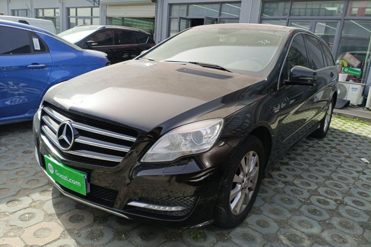 奔驰R级 2017款 R 320 4MATIC 商务型臻藏版车身外观1