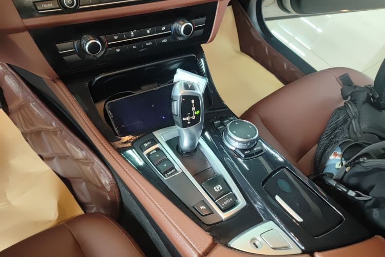 宝马5系 2014款 520Li 典雅型中控内饰18