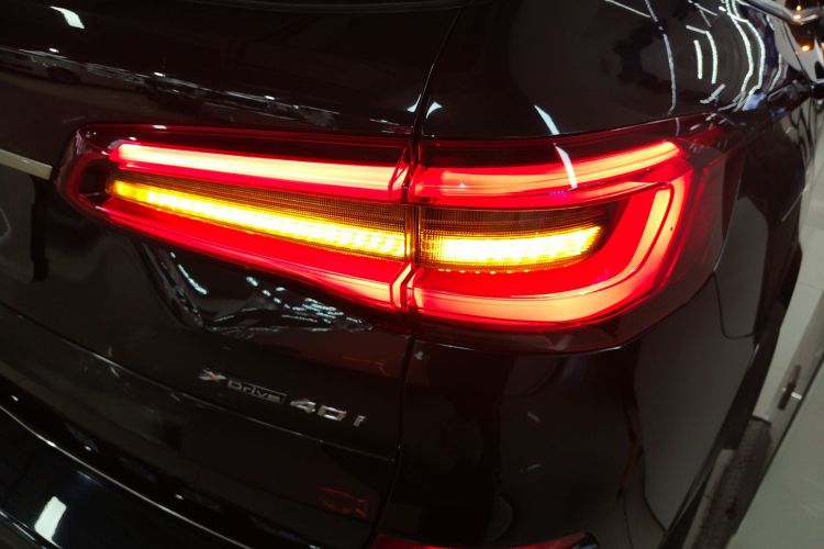 宝马X5(进口) 2019款 xDrive40i M运动套装车身外观9