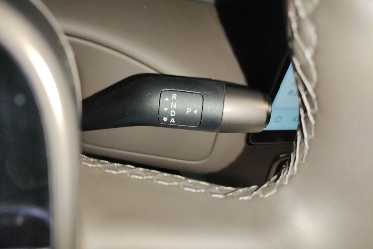 理想汽车 理想MEGA 2024款 Ultra中控内饰18