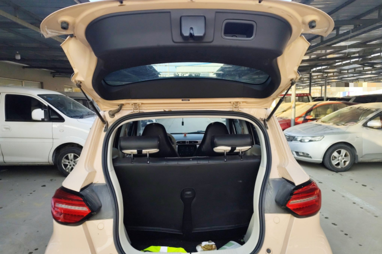 零跑汽车 零跑T03 2023款 403智享版机舱底盘23