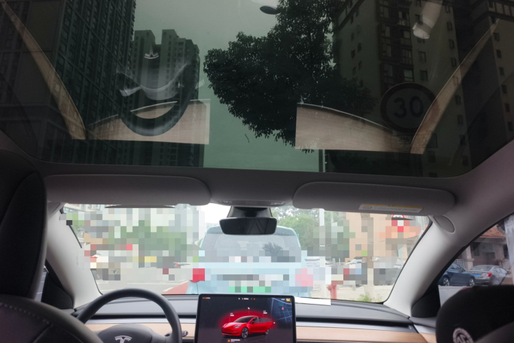 特斯拉 Model 3 2022款 后轮驱动版中控内饰22