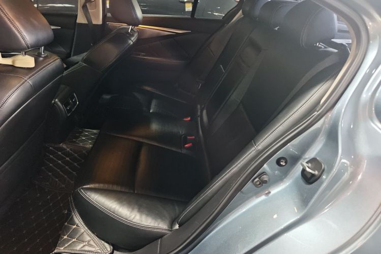 英菲尼迪Q50 2014款 2.0T 豪华运动版中控内饰21