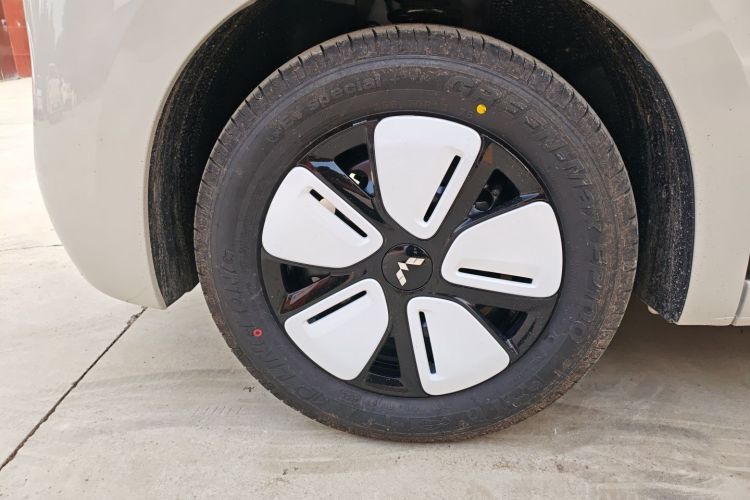 五菱汽车 宏光MINIEV 2025款 四门版 进阶款车身外观6007