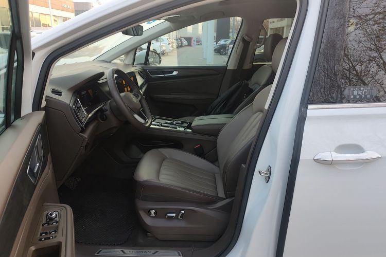 大众 威然 2024款 330TSI 豪华版中控内饰19