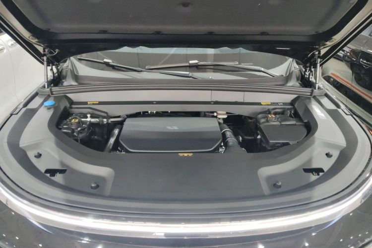 理想汽车 理想L9 2024款 Ultra机舱底盘24