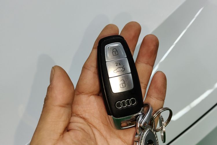 奥迪A7L 2022款 45 TFSI S-line 筑梦新生版中控内饰11