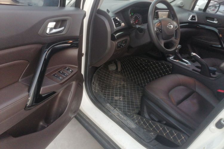 广汽传祺 传祺GS4 2015款 200T G-DCT豪华版中控内饰20