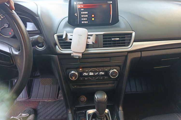 马自达3 昂克赛拉 2017款 两厢 2.0L 自动豪华型 国VI中控内饰16
