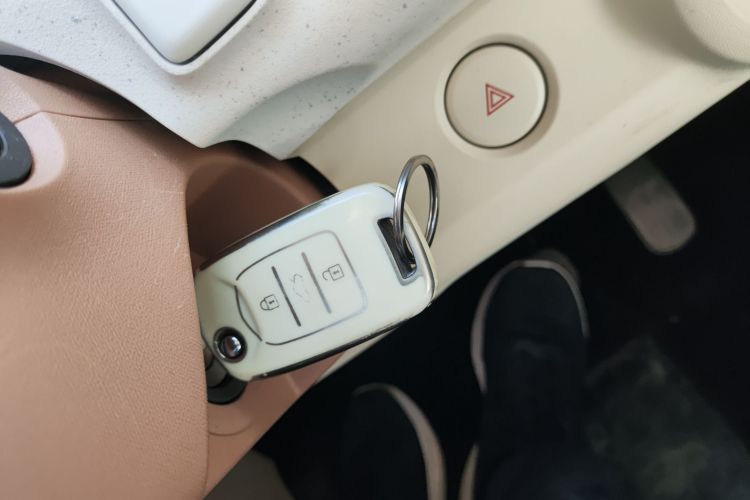 五菱汽车 宏光MINIEV 2024款 第三代 215km 青春版中控内饰7001