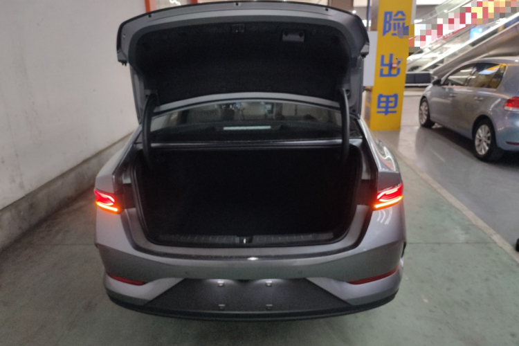 比亚迪 秦PLUS 2025款 DM-i 智驾版 128KM进取型机舱底盘23