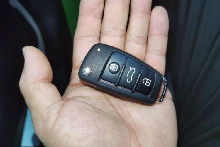 奥迪Q2L 2023款 35TFSI 进取动感型中控内饰11