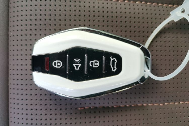 捷途X90 2024款 1.6T DCT 麒麟版 7座中控内饰7001