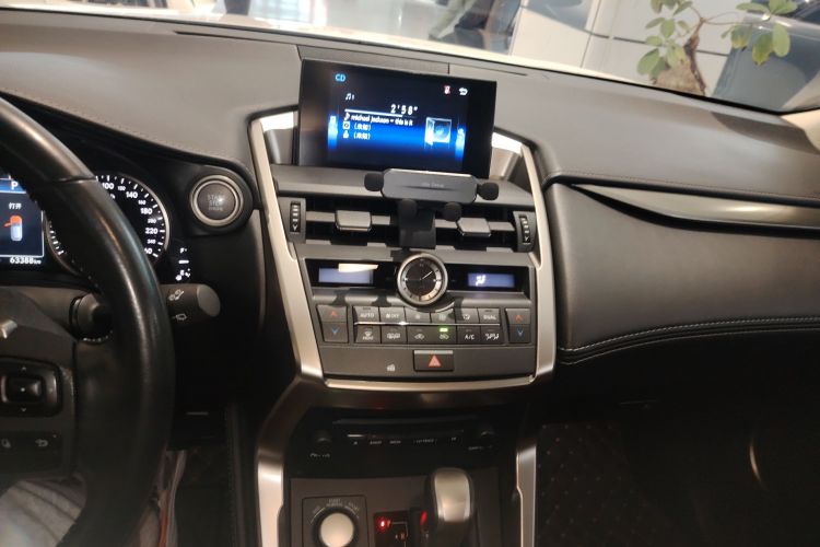 雷克萨斯NX 2015款 200 前驱 锋行版局部细节16