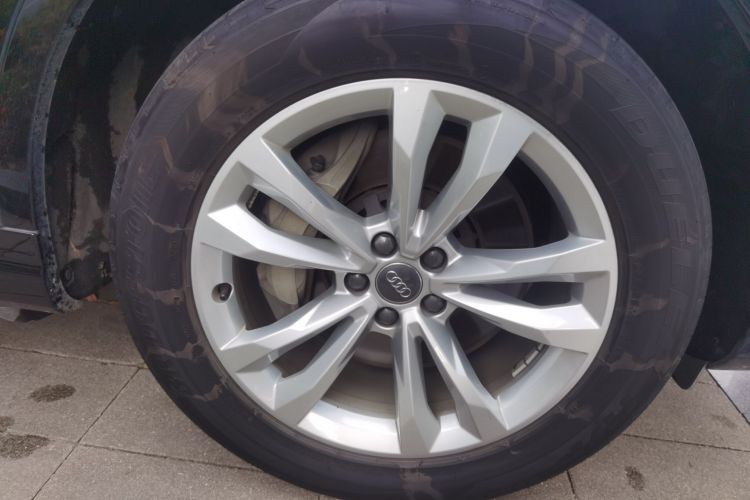 奥迪Q7 2018款 45 TFSI 技术型车身外观6007