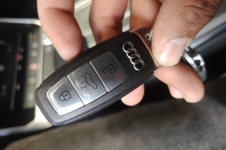 奥迪A6L 2022款 40 TFSI 豪华致雅型中控内饰7001