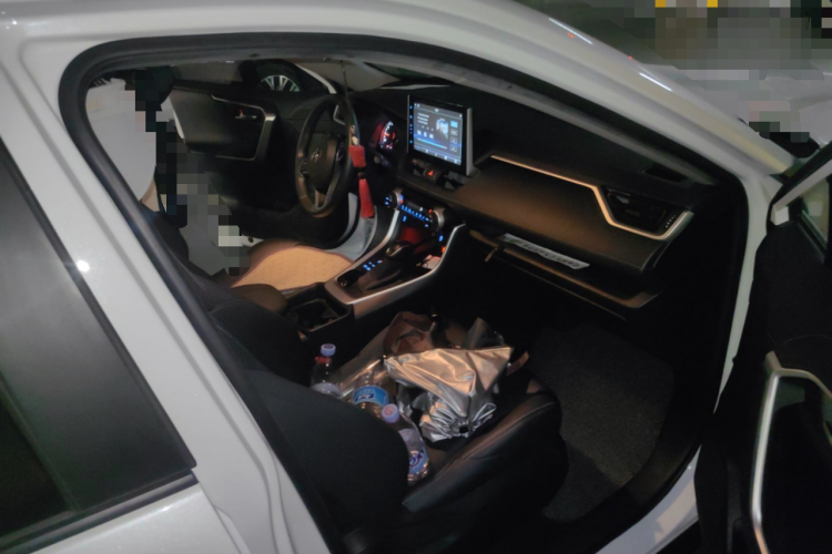 丰田 威兰达 2021款 2.0L CVT四驱豪华版局部细节9005