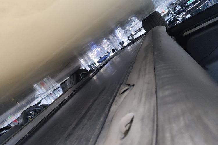 特斯拉 Model Y 2022款 改款 后轮驱动版局部细节9002