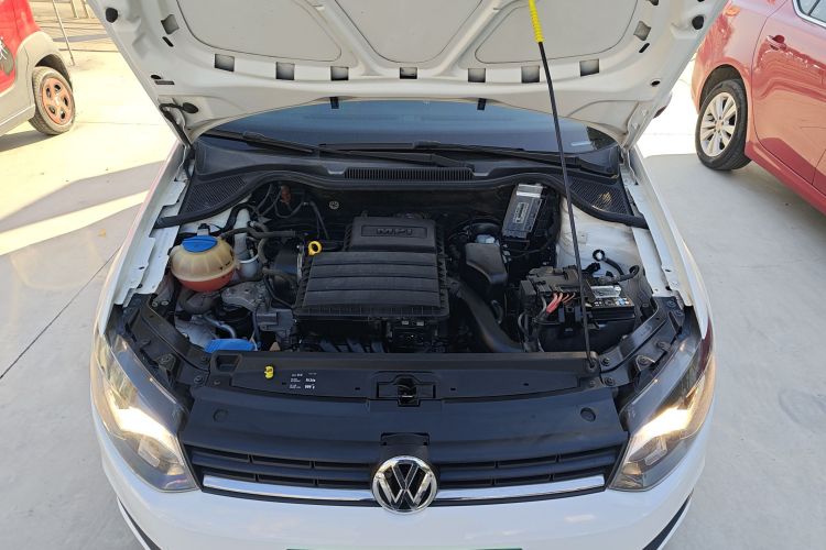 大众 Polo 2016款 1.4L 手动风尚型机舱底盘24