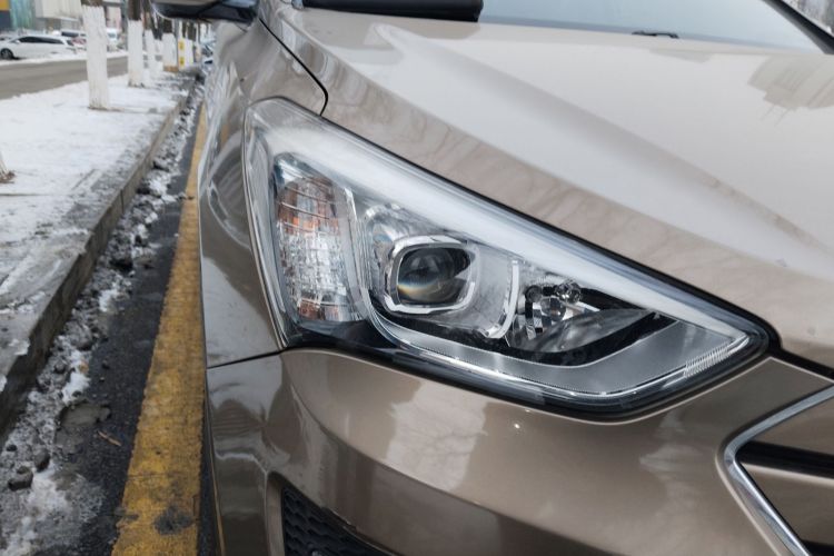 现代 胜达经典 2013款 3.0L 四驱舒适导航版 7座 欧IV车身外观8