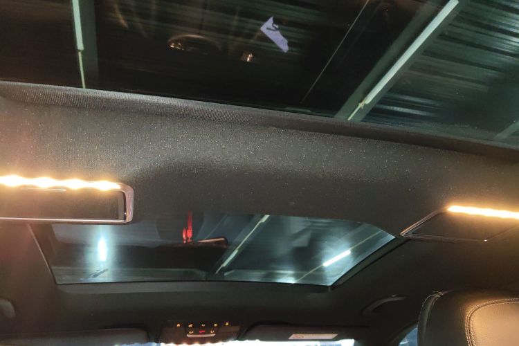 奔驰GLC 2019款 GLC 260 L 4MATIC 动感型局部细节22