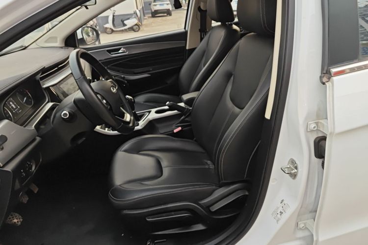 奇瑞 艾瑞泽5 2019款 PRO 1.5L 手动自在版 国VI中控内饰19