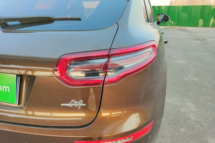 众泰SR9 2017款 2.0T 自动极致之梦版车身外观9