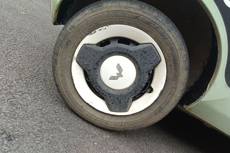 五菱汽车 宏光MINIEV 2022款 马卡龙臻享款 磷酸铁锂车身外观6008