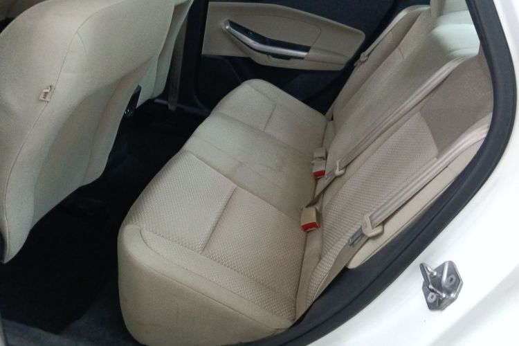 福特 福睿斯 2015款 1.5L 手动舒适型中控内饰21