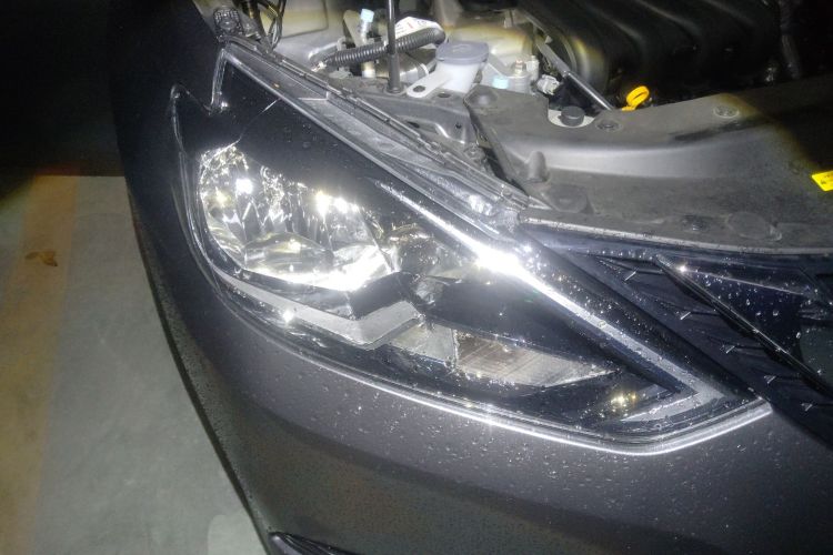 日产 轩逸 2024款 改款二 经典 1.6XE CVT舒适版车身外观8