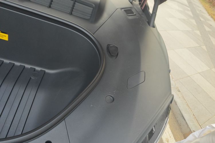 小米汽车 小米YU7 2025款 超长续航高性能四驱Max版局部细节9007