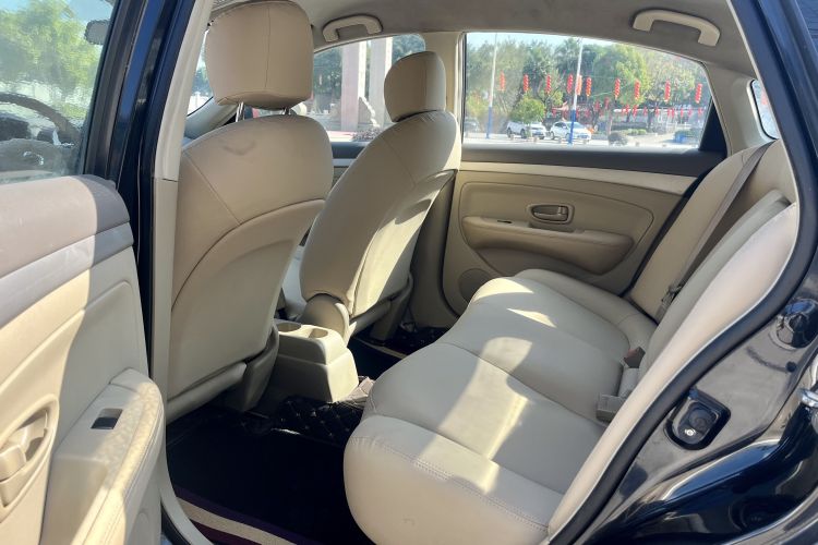 日产 轩逸 2012款 经典 1.6XE 手动舒适版中控内饰21