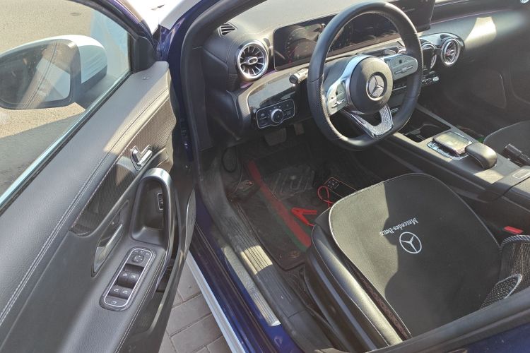 奔驰A级 2020款 A 200 L 运动轿车中控内饰20