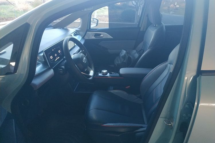 吉利几何E萤火虫 2023款 320KM 乖帅虎 5座中控内饰19