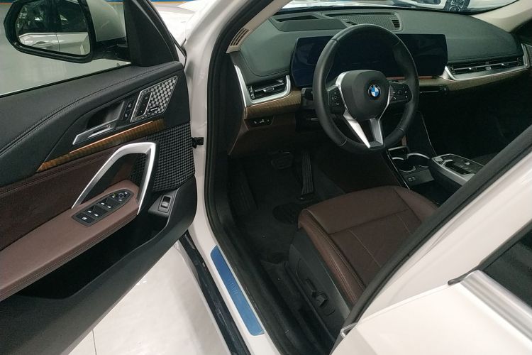 宝马X1 2023款 xDrive25Li X设计套装中控内饰20