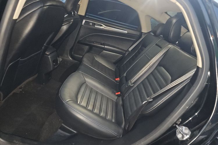 福特 蒙迪欧 2017款 EcoBoost 180 时尚型中控内饰7004