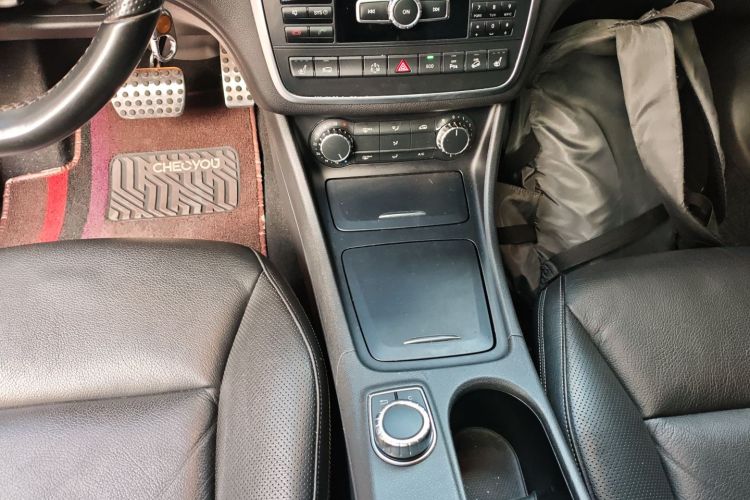 奔驰GLA(进口) 2015款 GLA 260 4MATIC中控内饰18