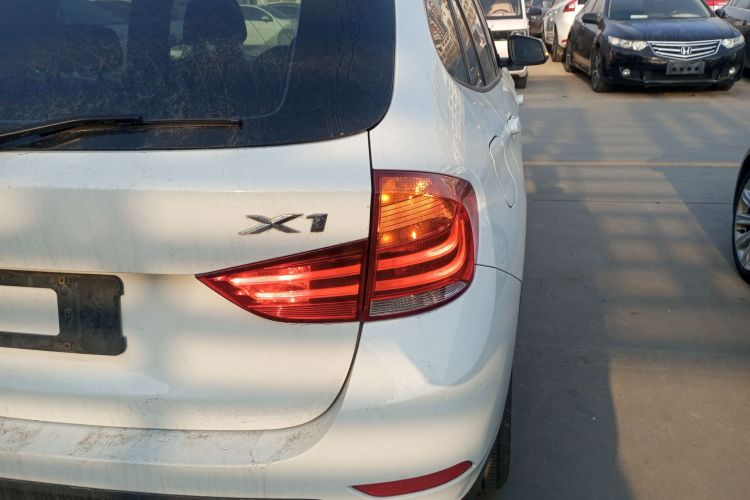 宝马X1 2014款 sDrive18i 领先型车身外观9