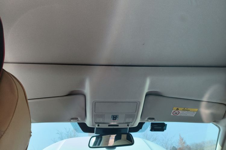 路虎 发现神行 2018款 240PS SE版中控内饰22