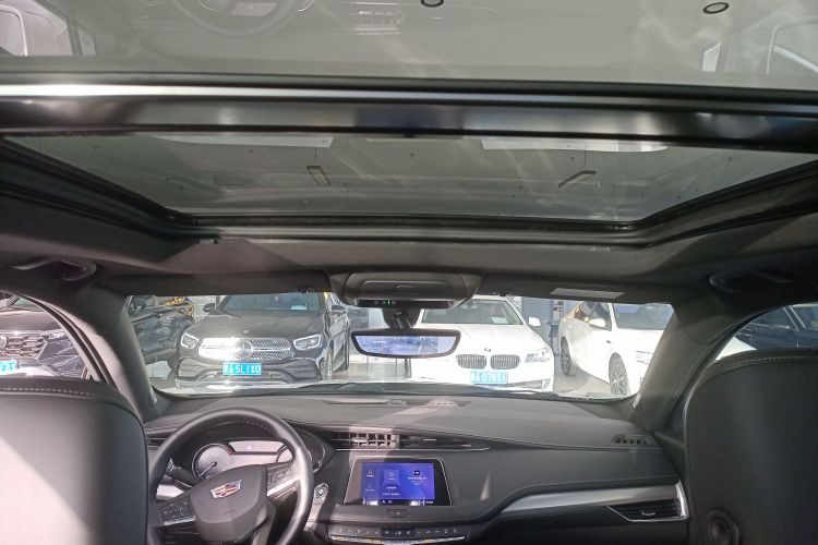 凯迪拉克XT4 2020款 28T 两驱领先型中控内饰22